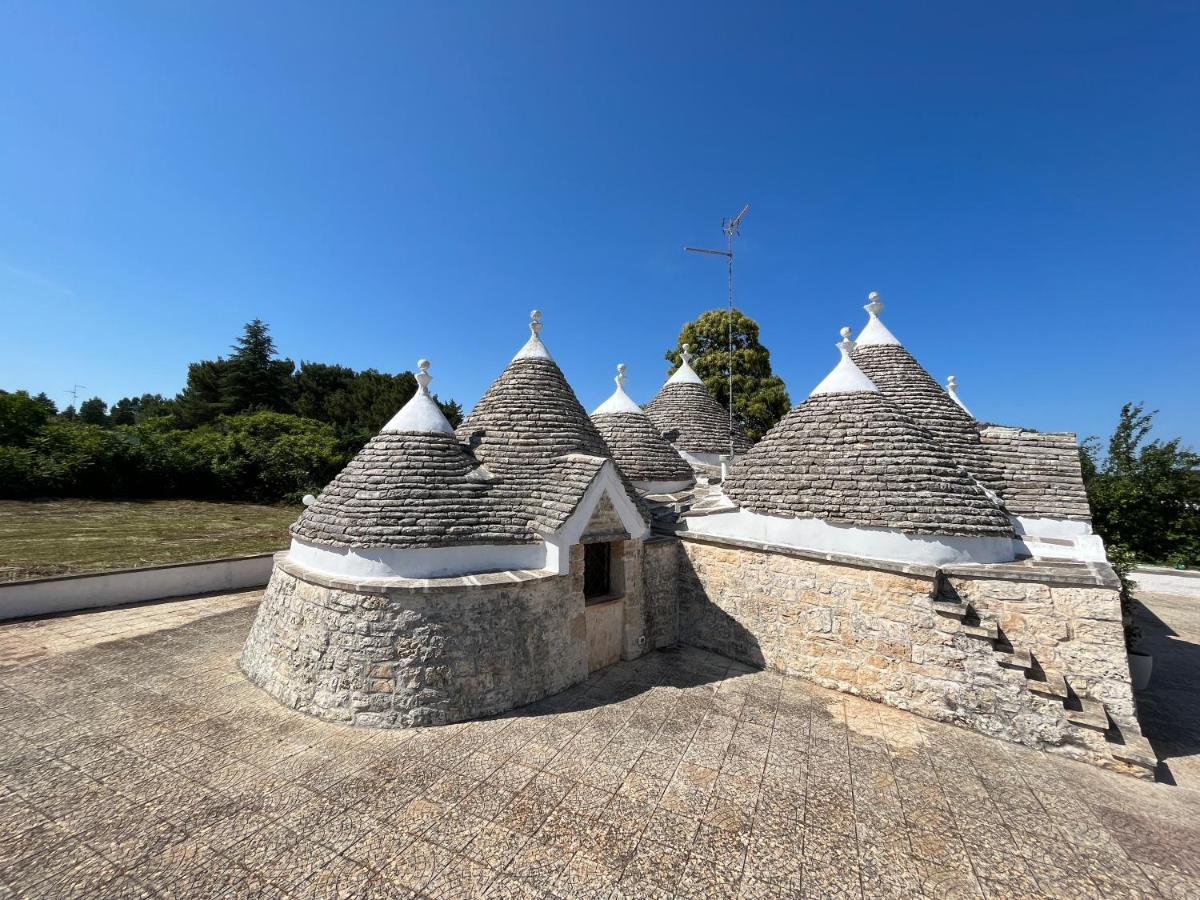 Trulli Del Sole Villa Martina Franca Bagian luar foto