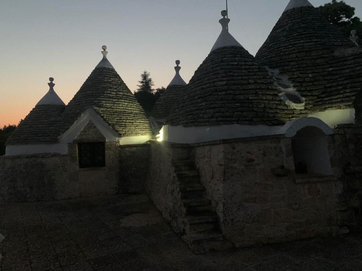 Trulli Del Sole Villa Martina Franca Bagian luar foto