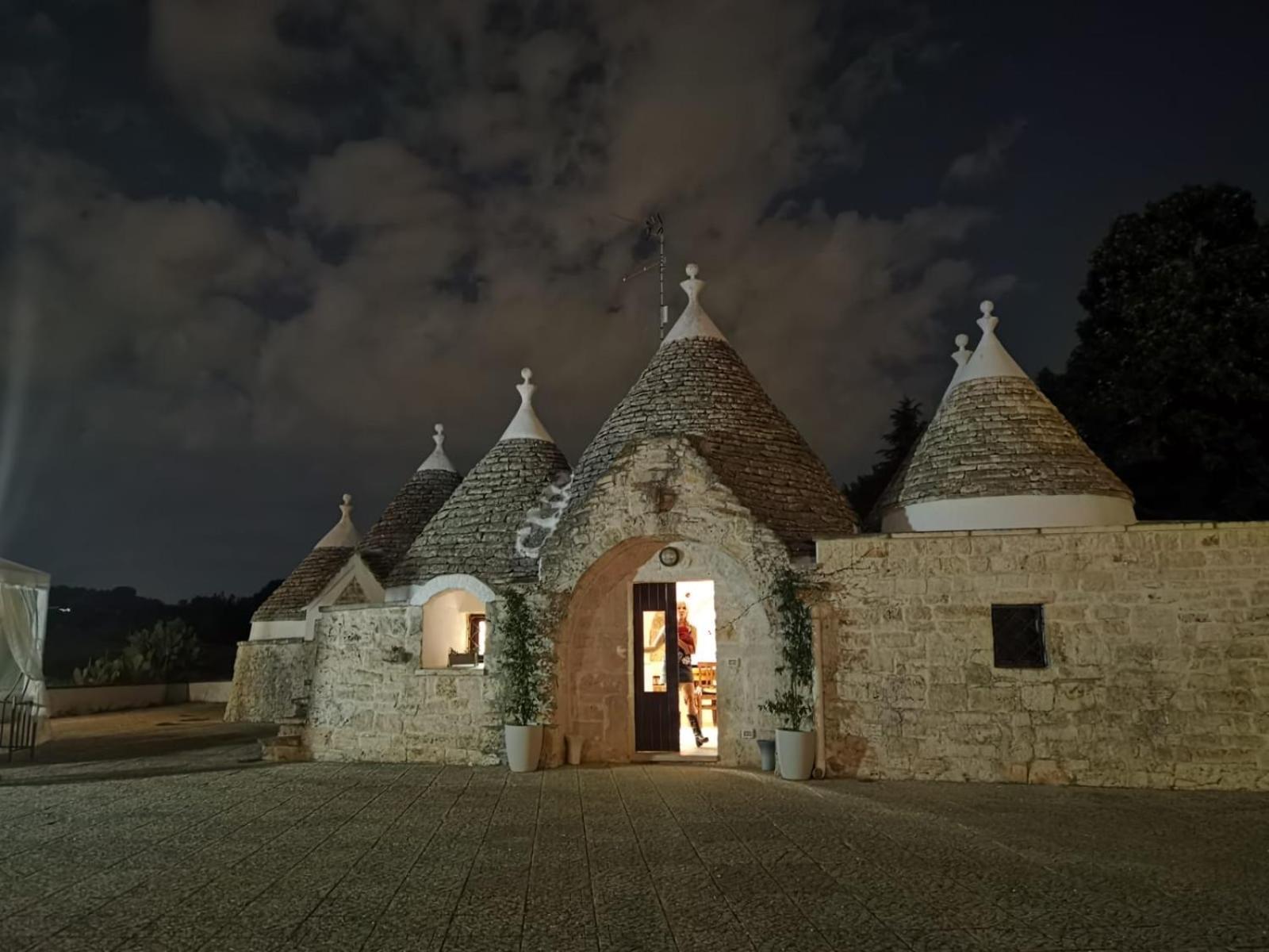 Trulli Del Sole Villa Martina Franca Bagian luar foto